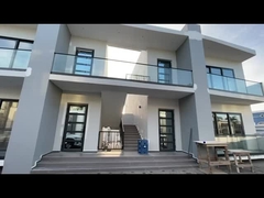 سیستم قاب شیشه ای قابل تنظیم برای حصار های بیرونی امن و مدرن