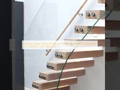 پایههای فاصلهدهنده از جنس استنلس استیل، پیچهای نگهدارنده پنل، سختافزار برای راهپلههای بیرونی و بالکن