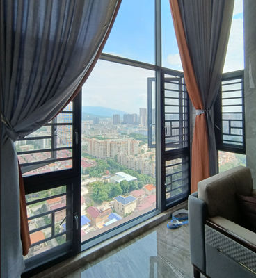 پنجره های جدید آلومینیومی شیک باز