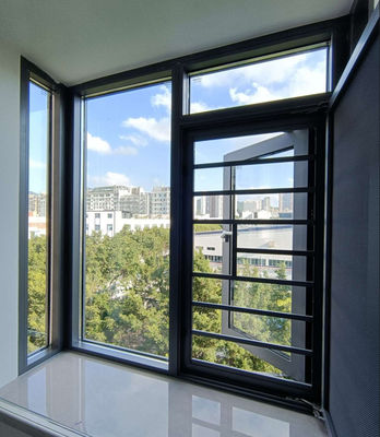 کیفیت  High Grade Aluminum Swing Window With Multi Point Locking And Tempered Insulated Glass کارخانه