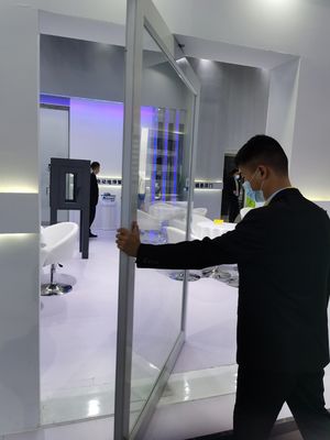 کیفیت  Slim Frame Aluminum Pivot Door Tempered Clear Glass Entrance Pivot Door کارخانه