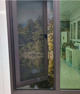 پنجره های جدید آلومینیومی که به مدت طولانی به سمت داخل می روند