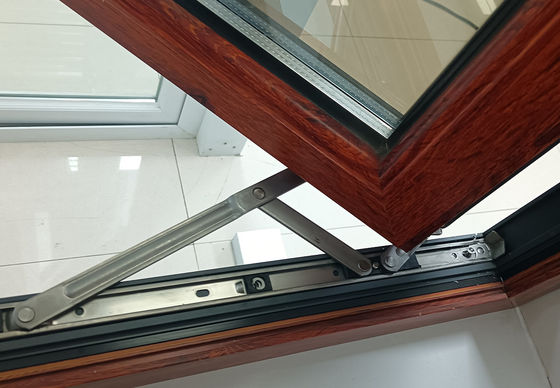 پنجره ای که از آلومینیوم ساخته شده است با پوشش پودری