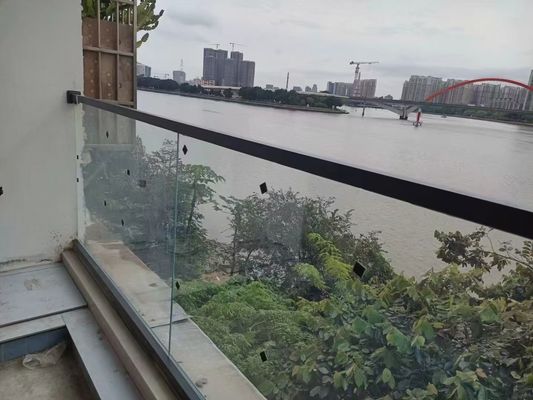 آلومینیوم بدون قاب U Channel Glass Railing مستطیل U Channel Balustrade