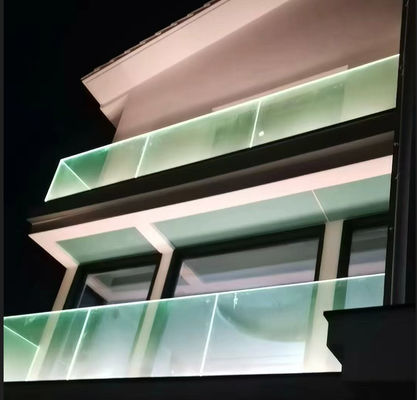 آلومينيوم خارجي U Channel Glass Railing سبک وزن با چراغ LED
