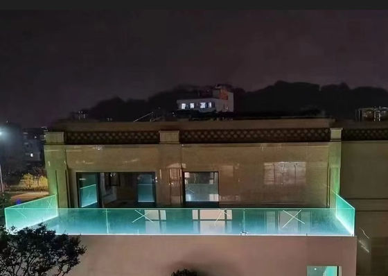 آلومينيوم خارجي U Channel Glass Railing سبک وزن با چراغ LED