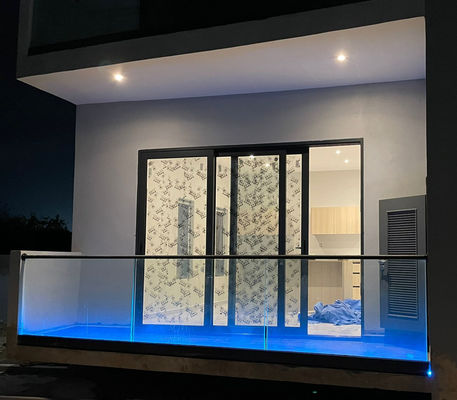 LED نور شیشه ای بالوسترال آلومینیوم طرح های چوکات مدرن بدون قاب شیشه ضدآفتاب چوکات بالکن بیرونی