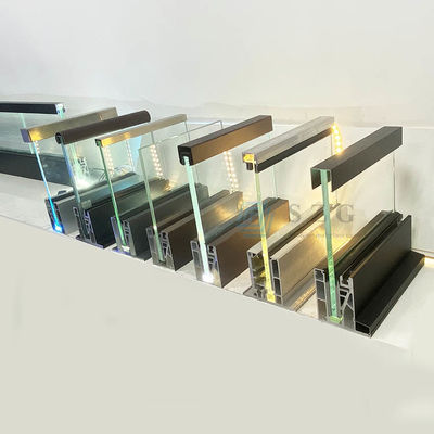 پله های 12 میلی متری بدون قاب شیشه ای بالکن ریلینگ کانال U با نور LED