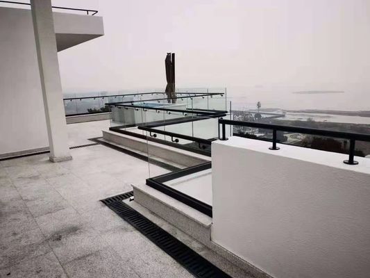 چوکات شیشه ای آلومینیوم مدرن U Channel Customized Frameless Glass Balcony