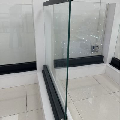 چوکات شیشه ای موردن 8+8 میلی متر شیشه لایه دار آلومینیوم U Channel Glass Railing