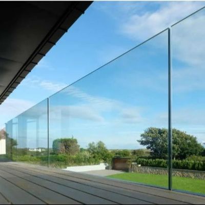 چوکات شیشه ای موردن 8+8 میلی متر شیشه لایه دار آلومینیوم U Channel Glass Railing