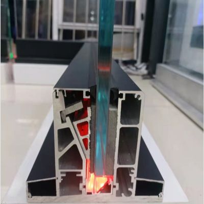 نرده شیشه ای بدون قاب با کانال U باز با چراغ های LED و بیش از 5 سال گارانتی