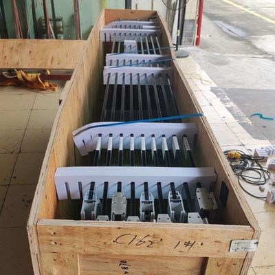 اندازه های سفارشی آلومینیوم درب های بیرونی دو لایه ای عایق حرارتی چند پانلی دوامدار