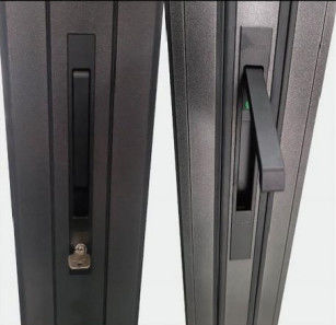 درب تاشوی آلومینیومی مقاوم در برابر آب و هوا، محکم و بادوام با قفل چند نقطه‌ای