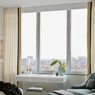 پنجره های کشویی آلومینیومی تجاری با شیشه دوجداره در رنگ گلابی برای عایق صدا و حرارت