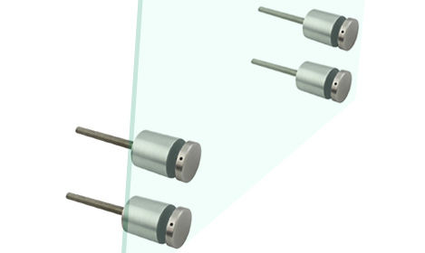 پایه‌های فاصله‌دهنده از جنس استنلس استیل، پیچ‌های نگهدارنده پنل، سخت‌افزار برای راه‌پله‌های بیرونی و بالکن