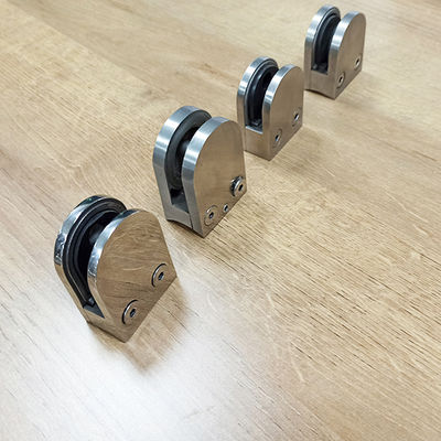 نرده پله شیشه ای سکوریت بدون قاب طراحی قابل تنظیم گیره قوس دسته 304 316 اتصالات