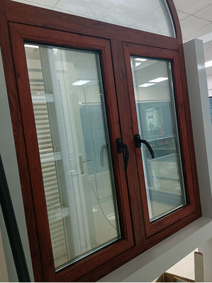 پنجره ای که از آلومینیوم ساخته شده است با پوشش پودری